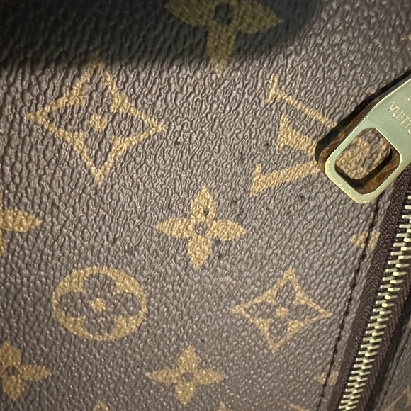 Louis Vuitton Pochette Metis bag - Picture 9 of 13